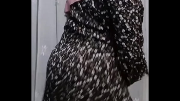 Bu guru hijab viral menari sambil bugil