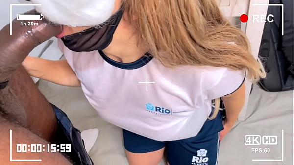 ESCÂNDALO EM ESCOLA DO RIO ALUNA E PROFESSOR FAZENDO SEXO NA SALA DE AULA E ELE FOI DEMITIDO